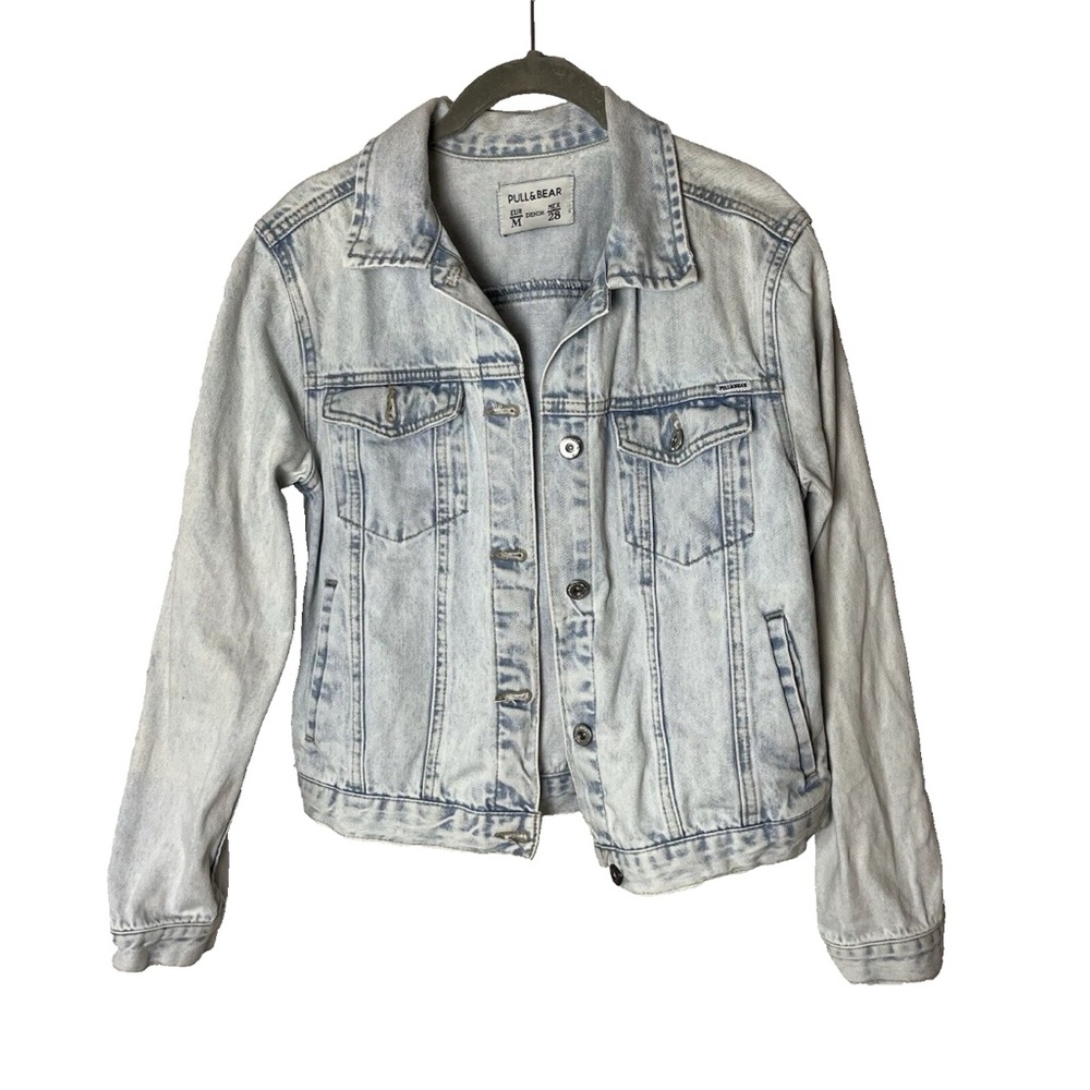 Pull & Bear Women's Jean Jacket Size Medium Light Wash Denim Pockets Cotton